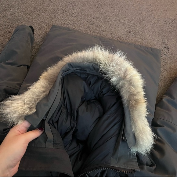 Canada Goose Men’s Down Chateau Parka - Picture 16 of 16